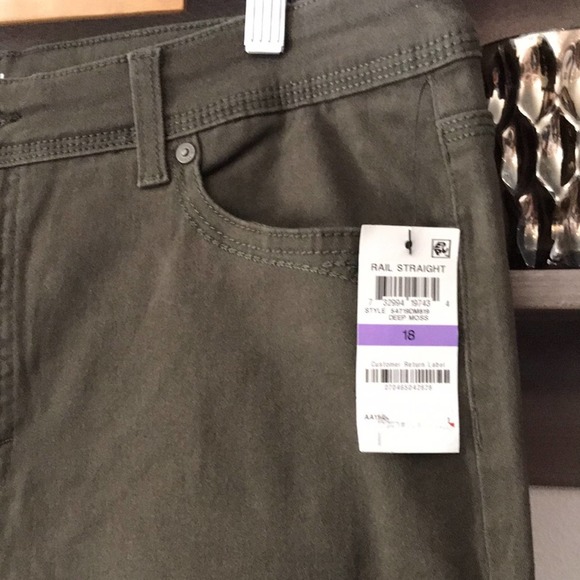 Style & Co Jeans deep moss, straight leg, high rise tummy control, size… - Picture 2 of 6